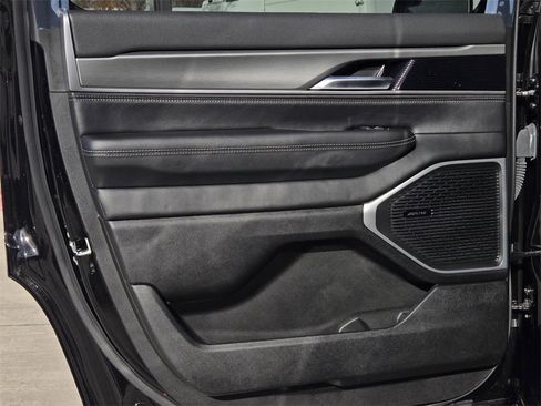 New 2025 Jeep Wagoneer Series II image 13