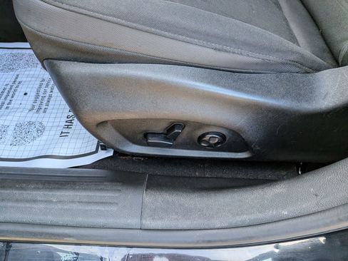 Used 2016 Jeep Renegade Latitude AWD/4WD image 26