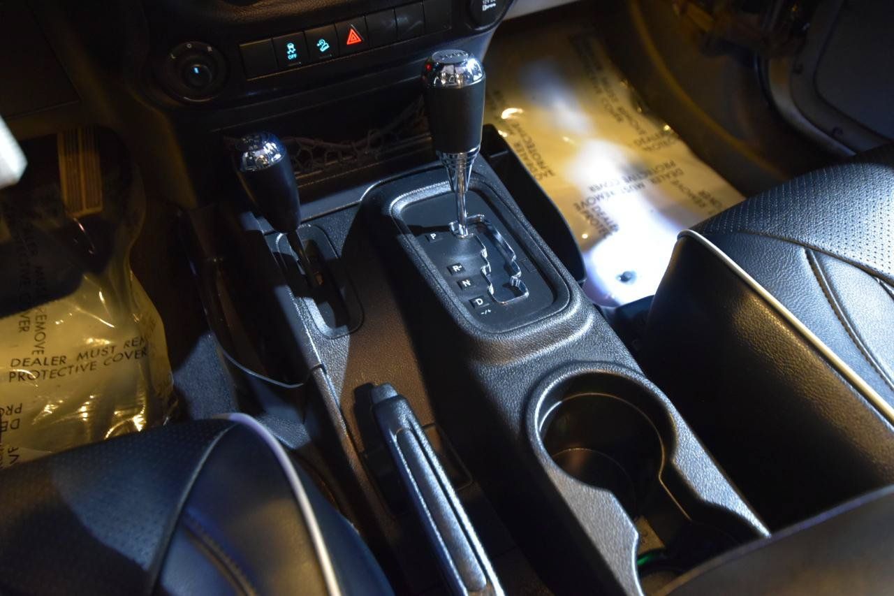 Used 2015 Jeep Wrangler Unlimited Sport AWD/4WD image 25