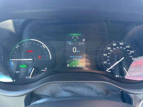 Used 2024 Toyota Sienna XLE image 16