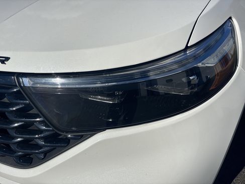 Used 2023 Ford Explorer ST-Line w/ Class IV Trailer Tow Package image 10