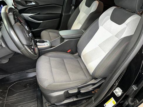 Certified 2024 Chevrolet Trax RS w/ Driver Confidence Package image 5