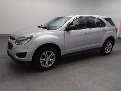 Used 2017 Chevrolet Equinox LS FWD image 2