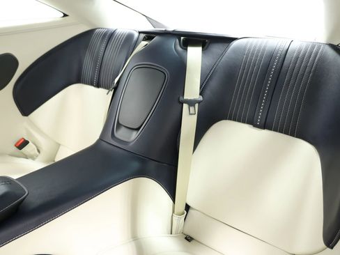 Used 2019 Aston Martin DB11 Coupe RWD image 4