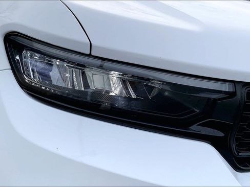 Used 2023 Jeep Grand Cherokee Altitude image 24