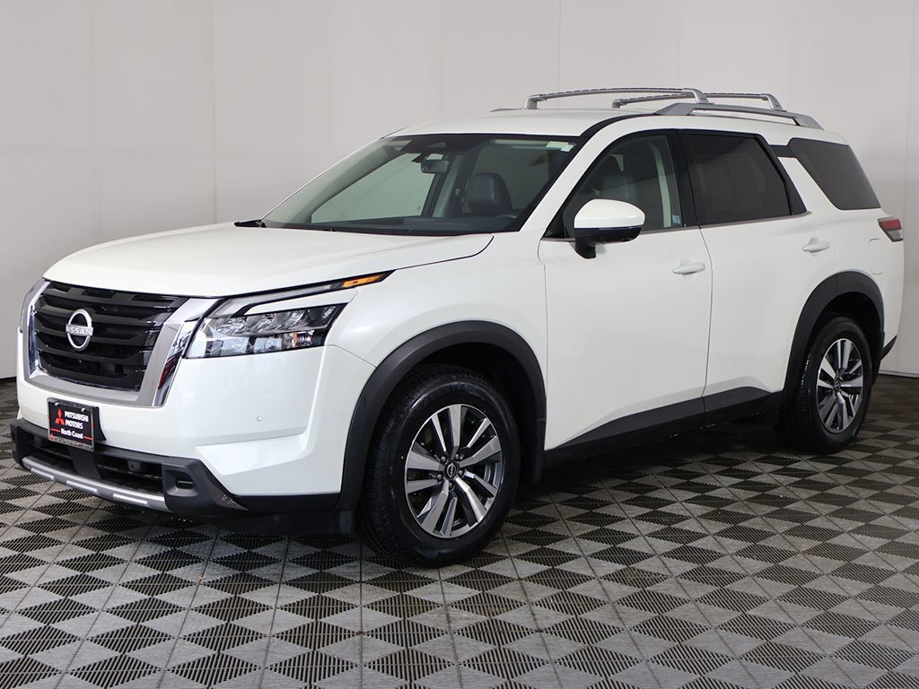 Used 2024 Nissan Pathfinder SL AWD/4WD image 10