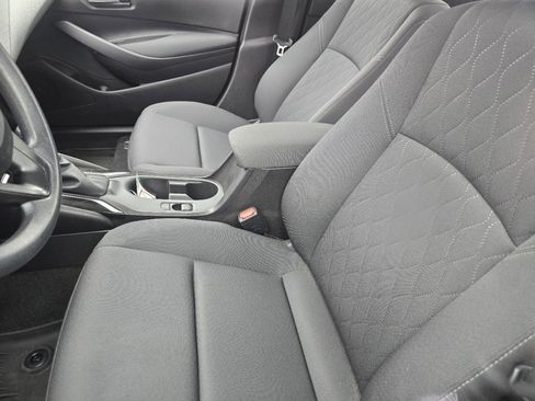 Used 2025 Toyota Corolla LE FWD image 19