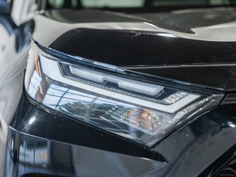 Used 2025 Toyota RAV4 LE AWD/4WD image 10