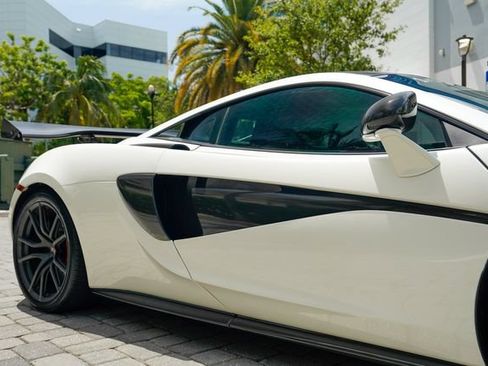 Used 2017 McLaren 570S Coupe RWD image 37