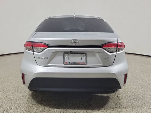 Used 2023 Toyota Corolla LE FWD image 6