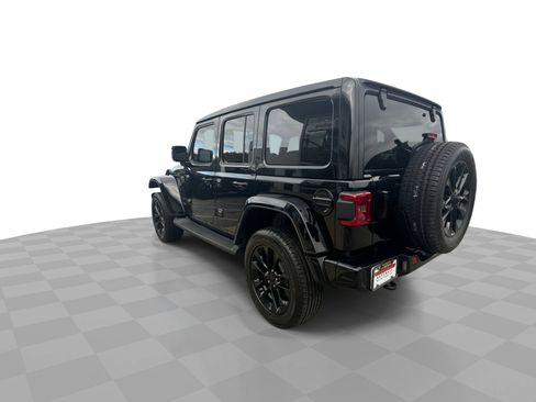 Used 2021 Jeep Wrangler Unlimited Sahara image 6