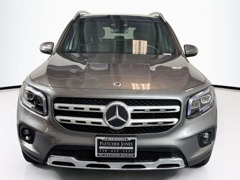 Used 2022 Mercedes-Benz GLB 250 4MATIC image 2