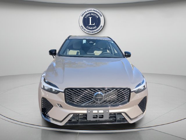 Certified 2026 Volvo XC60 B5 Plus AWD/4WD image 8