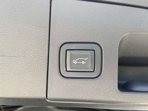 Certified 2023 Cadillac XT4 Sport FWD image 11