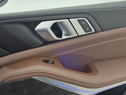 Used 2024 BMW X5 xDrive40i w/ Premium Package image 21