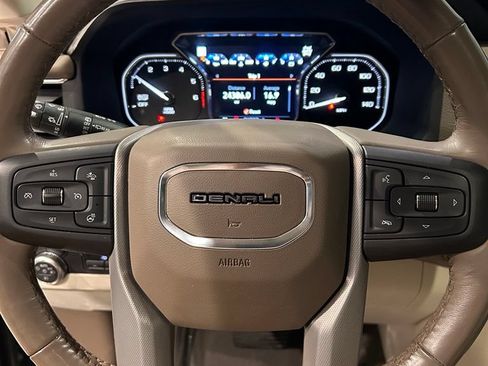 Used 2021 GMC Yukon Denali w/ Denali Premium Package AWD/4WD image 18