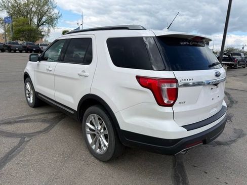 Used 2019 Ford Explorer XLT w/ Equipment Group 202A AWD/4WD image 8