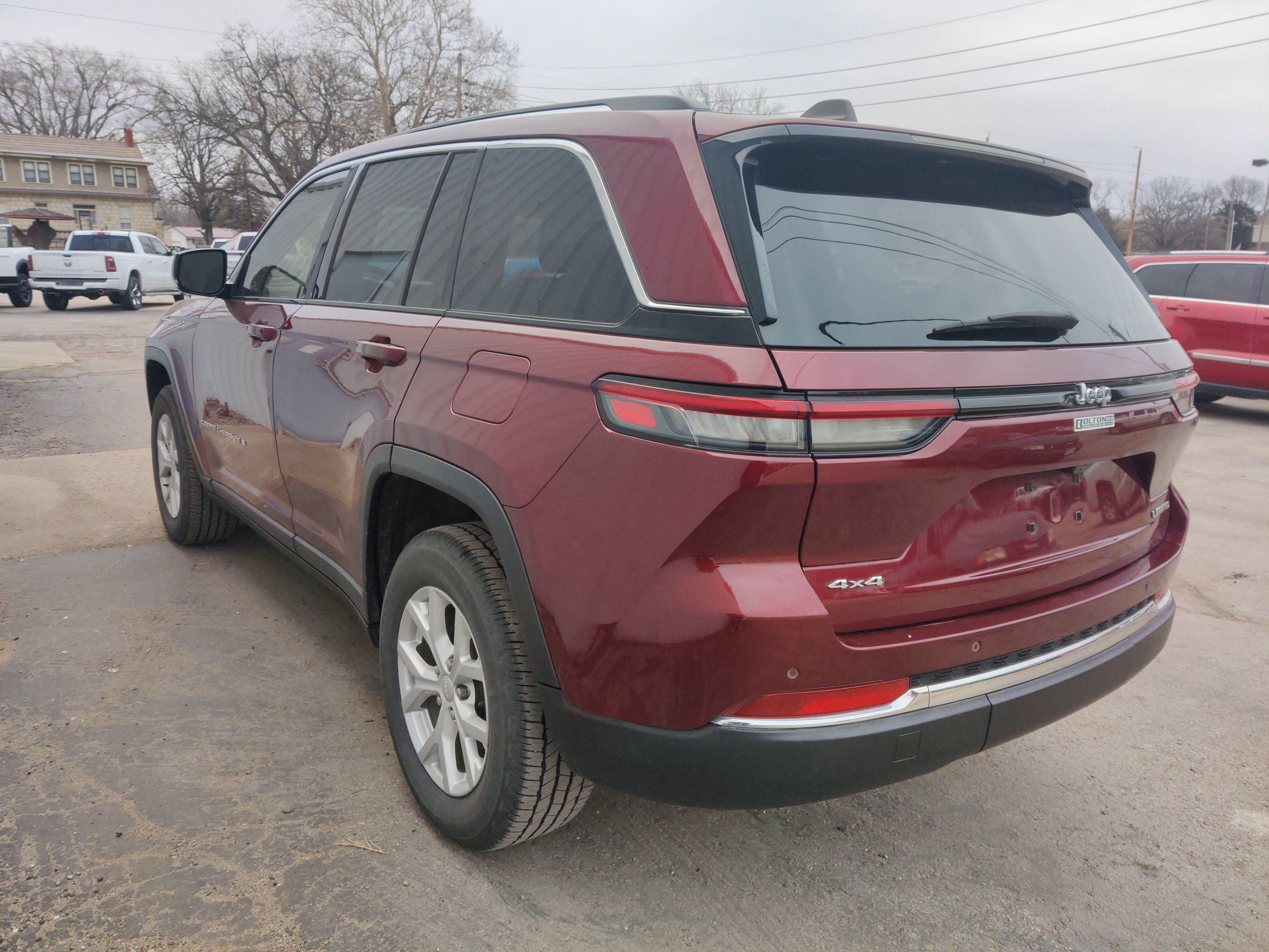 Used 2023 Jeep Grand Cherokee Limited AWD/4WD image 11