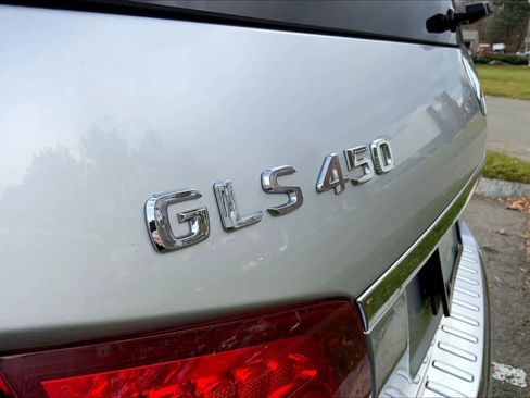 Used 2017 Mercedes-Benz GLS 450 4MATIC image 31