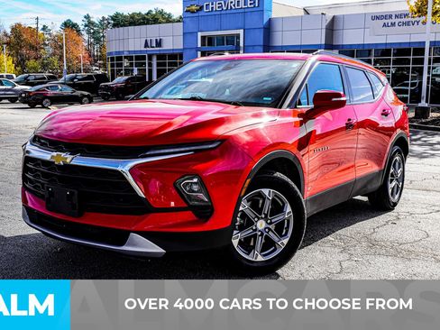 Used 2023 Chevrolet Blazer LT FWD image 3