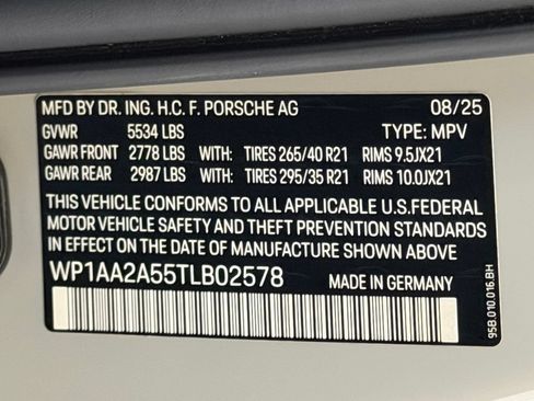 Certified 2026 Porsche Macan AWD/4WD image 27