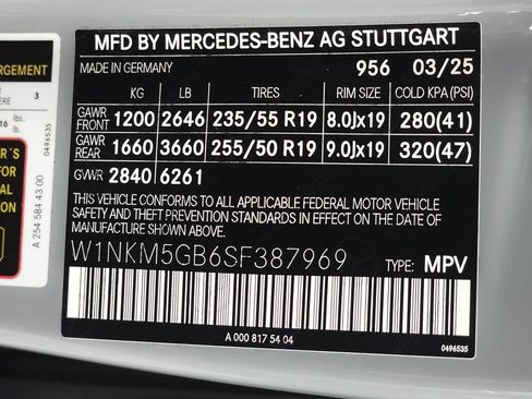 Used 2025 Mercedes-Benz GLC 350e 4MATIC w/ AMG Line image 37