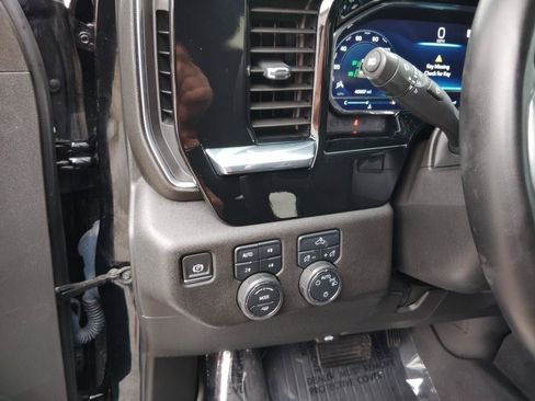 Used 2023 Chevrolet Silverado 1500 LT AWD/4WD image 18