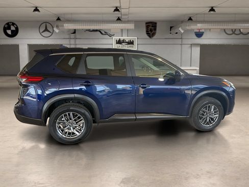 Used 2026 Nissan Rogue SV AWD/4WD image 7