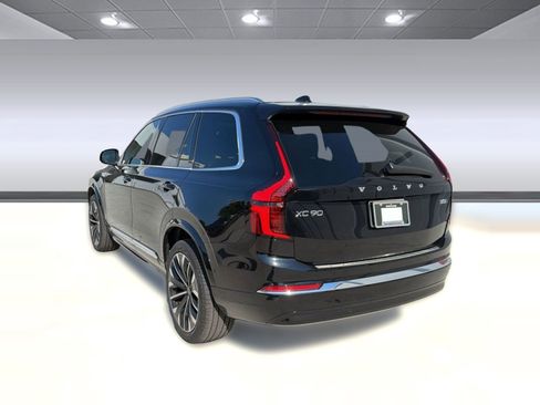 Used 2025 Volvo XC90 B5 Plus w/ Protection Package Premier AWD/4WD image 3