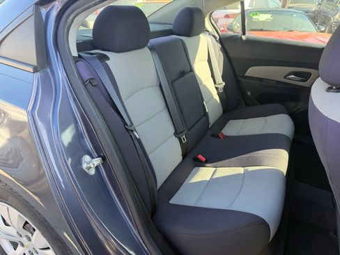 Used 2013 Chevrolet Cruze LS FWD image 11