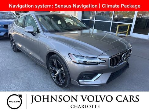 Used 2021 Volvo S60 T5 Inscription image 1