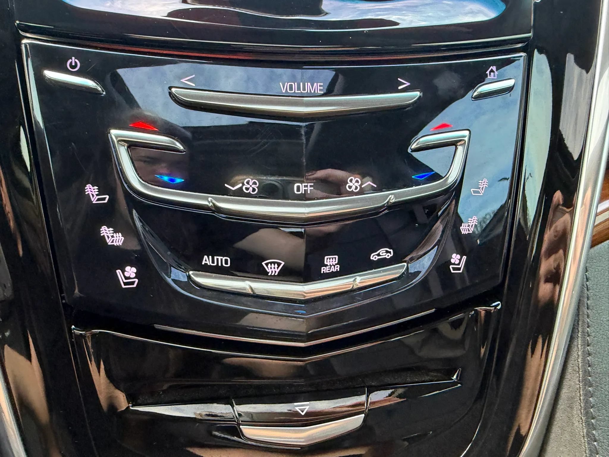 Used 2019 Cadillac Escalade Luxury AWD/4WD image 28