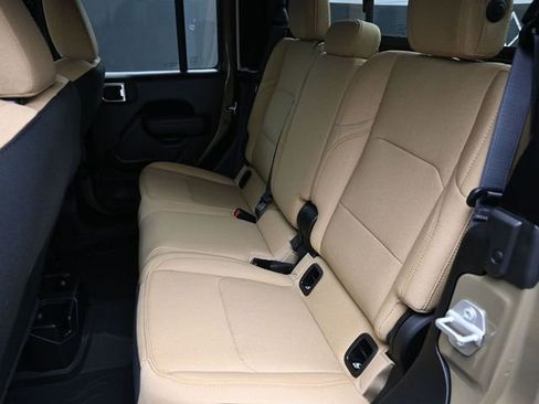 New 2026 Jeep Gladiator Willys AWD/4WD image 17