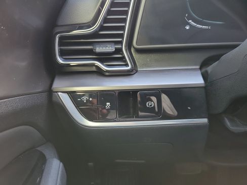 Used 2023 Kia Sportage EX image 29