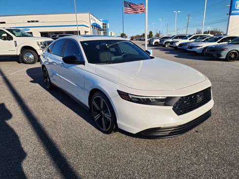 Certified 2023 Honda Accord Sport image 2