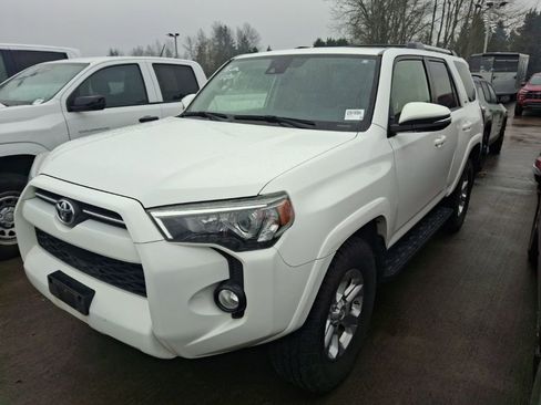 Used 2020 Toyota 4Runner SR5 image 1