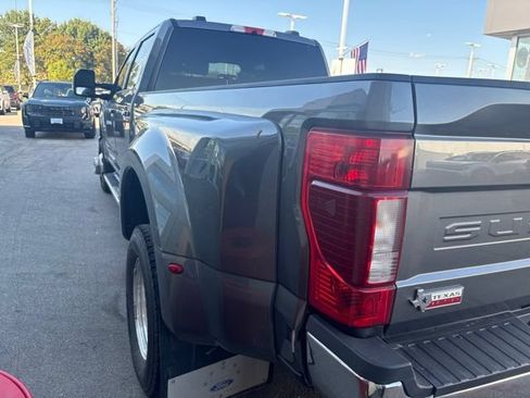 Used 2022 Ford F350 XLT w/ XLT Premium Package AWD/4WD image 6