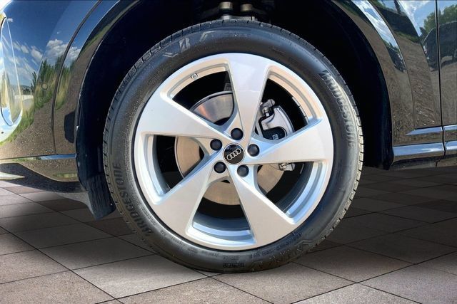 Used 2025 Audi Q5 Premium Plus w/ Premium Plus AWD/4WD image 9