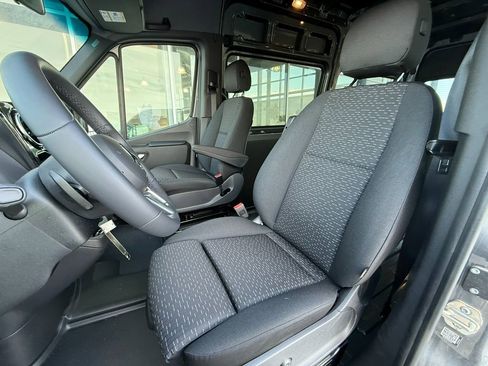 Used 2023 Mercedes-Benz Sprinter 144 Cargo image 12