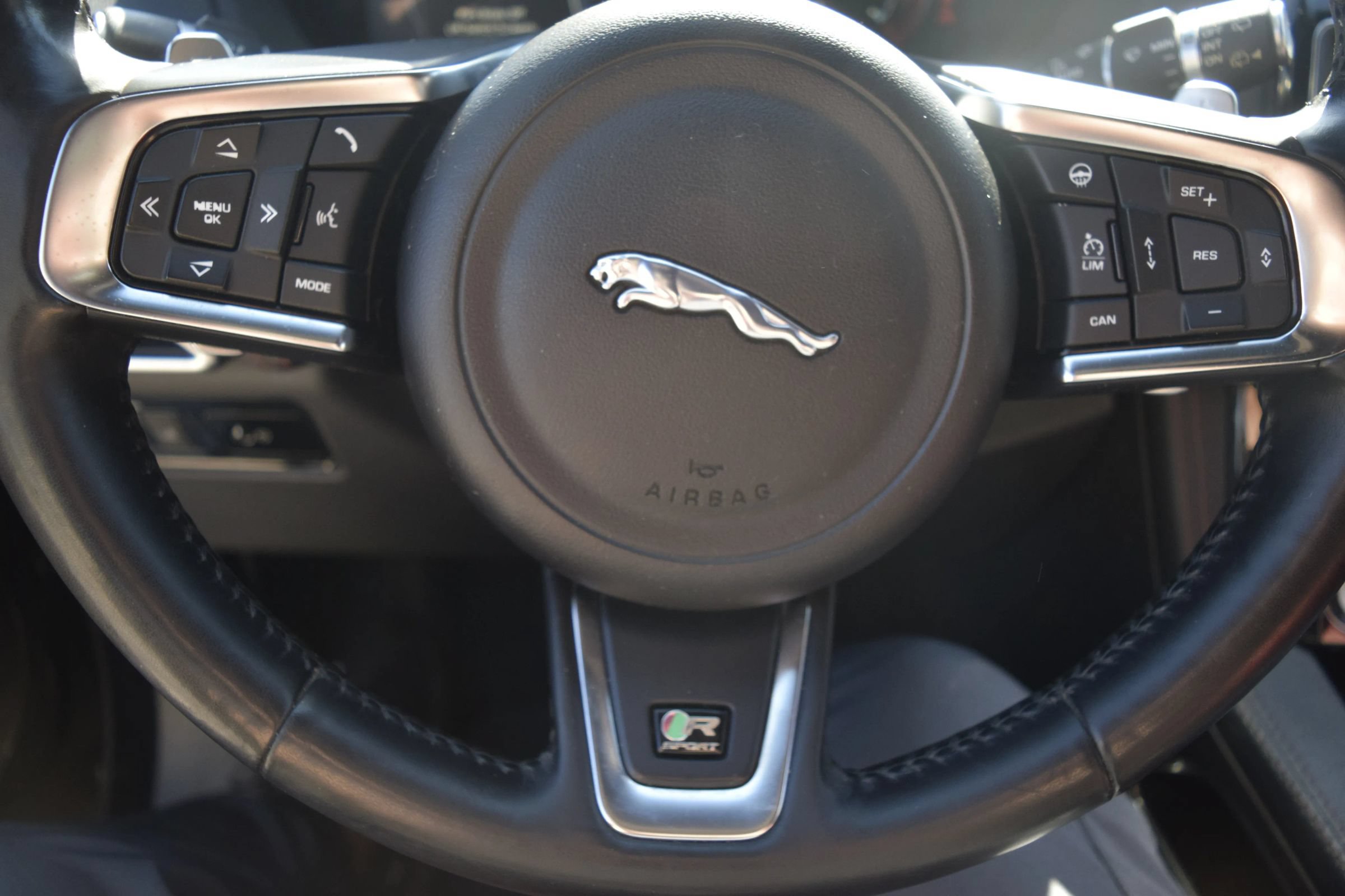 Used 2018 Jaguar F-PACE R-Sport AWD/4WD image 14
