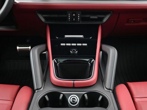 New 2025 Porsche Cayenne S image 10