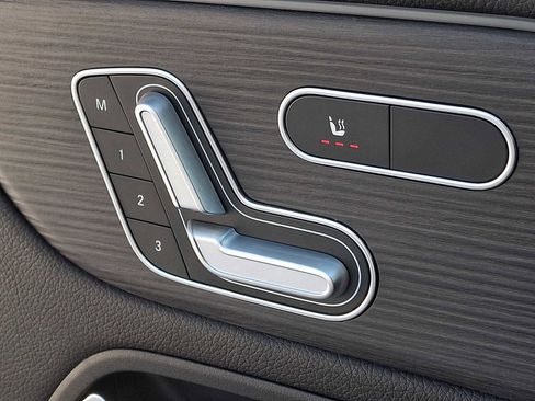 Certified 2023 Mercedes-Benz GLB 250 4MATIC image 22