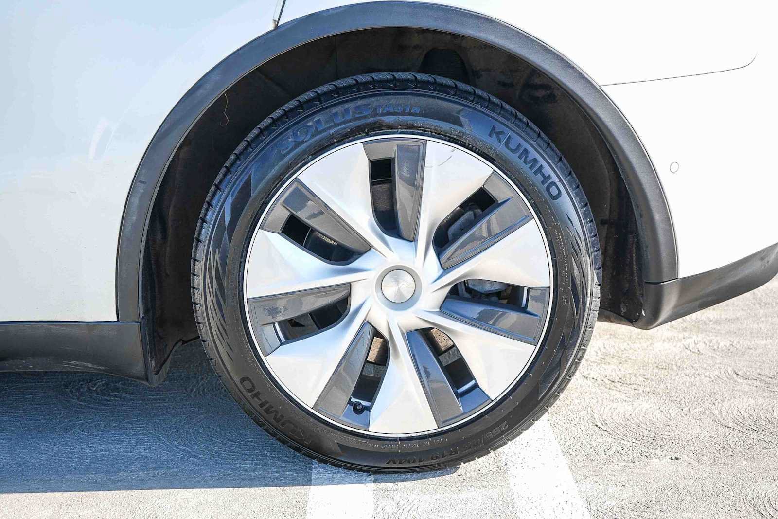 Used 2020 Tesla Model Y Long Range AWD/4WD image 10