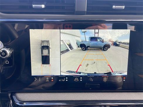 Used 2024 GMC Sierra 2500 AT4 w/ Technology Package image 28