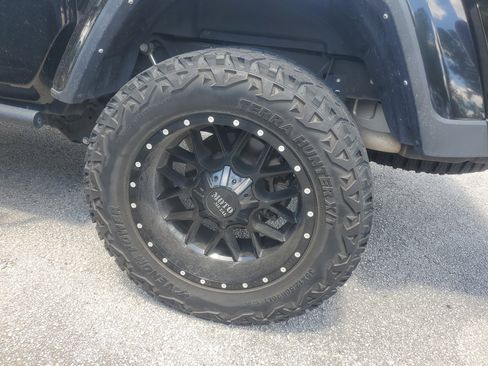 Used 2021 Jeep Gladiator Sport AWD/4WD image 5