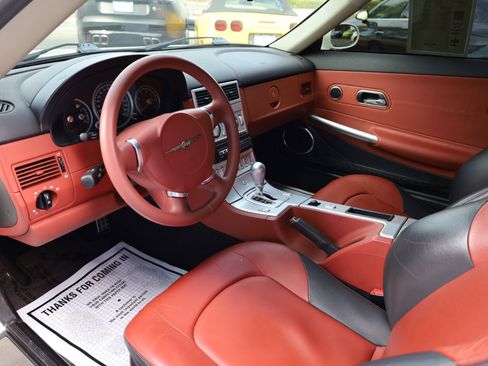 Used 2005 Chrysler Crossfire Limited image 8