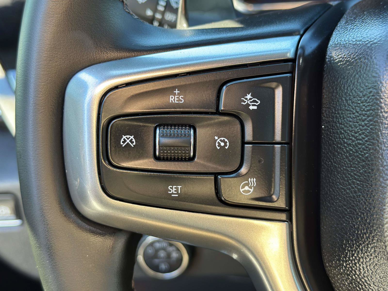 Used 2025 Chevrolet Silverado 1500 RST w/ Convenience Package II AWD/4WD image 17
