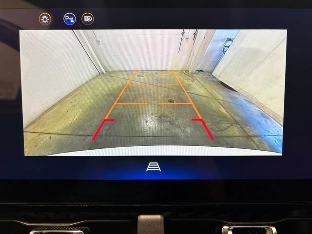 Used 2025 Chevrolet Equinox LT AWD/4WD image 19