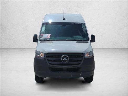 Used 2023 Mercedes-Benz Sprinter 2500 image 2