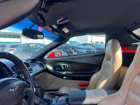 Used 2003 Chevrolet Corvette Convertible w/ Preferred Equipment Group1 RWD image 12